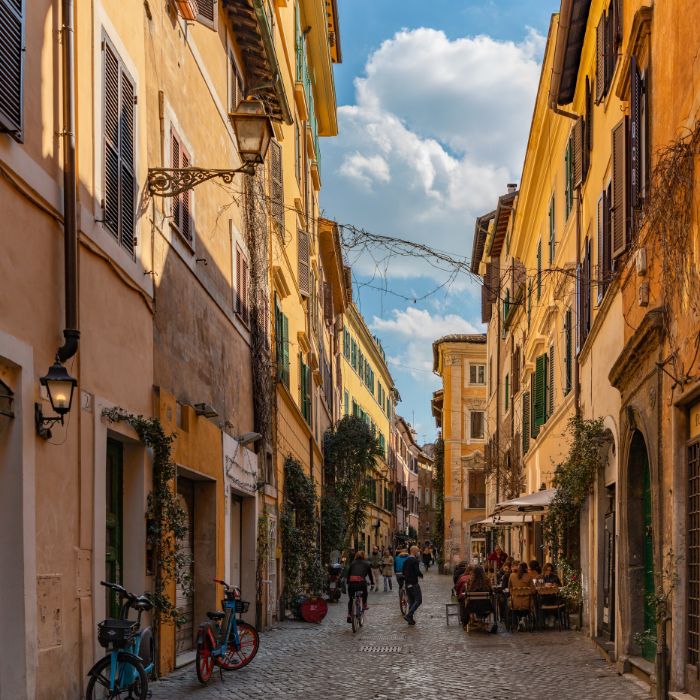 Prazna ulica u Trastevereu