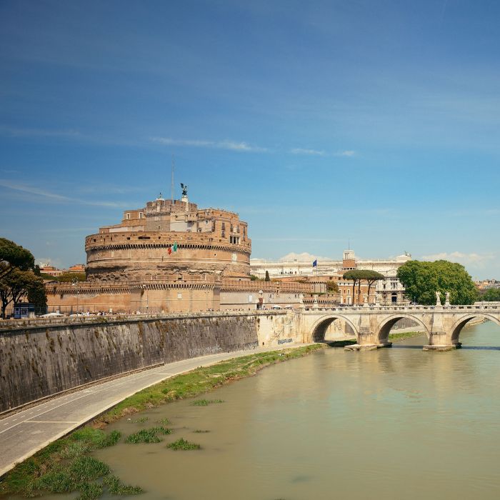Dvorac i most Sant Angelo u Rimu