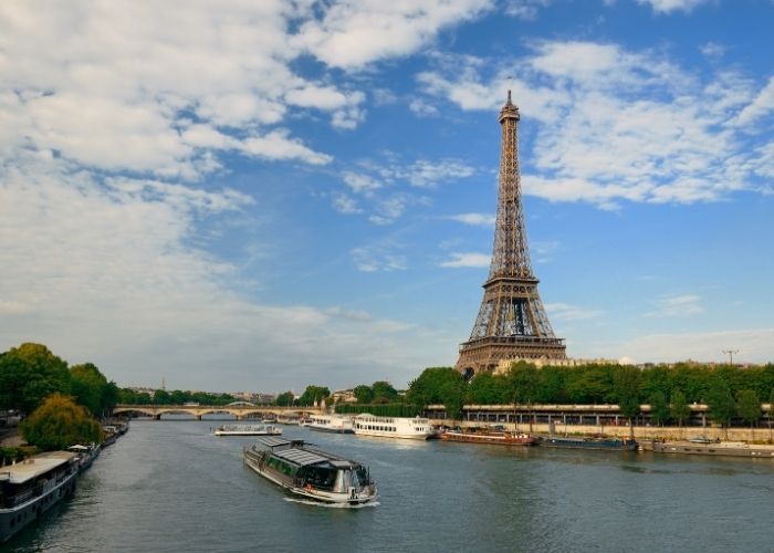Tura brodom Seina Pariz