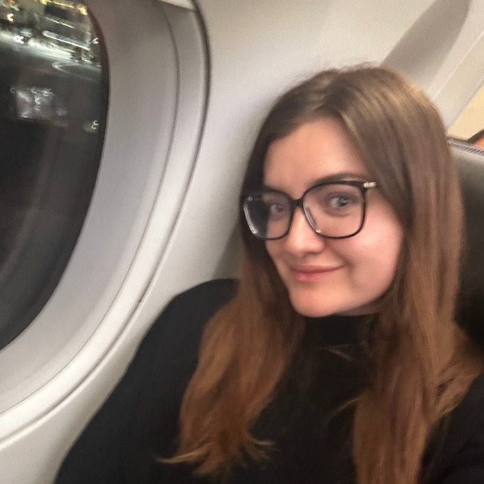 Ana Mihaljevic u avionu za New York