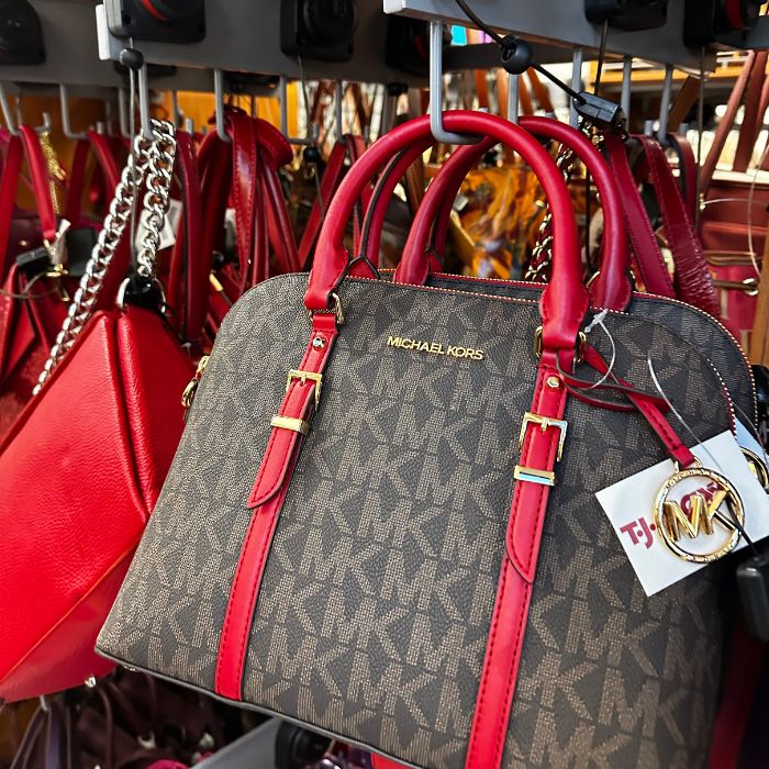 Michael Kors torba u TJ Maxxu u New Yorku