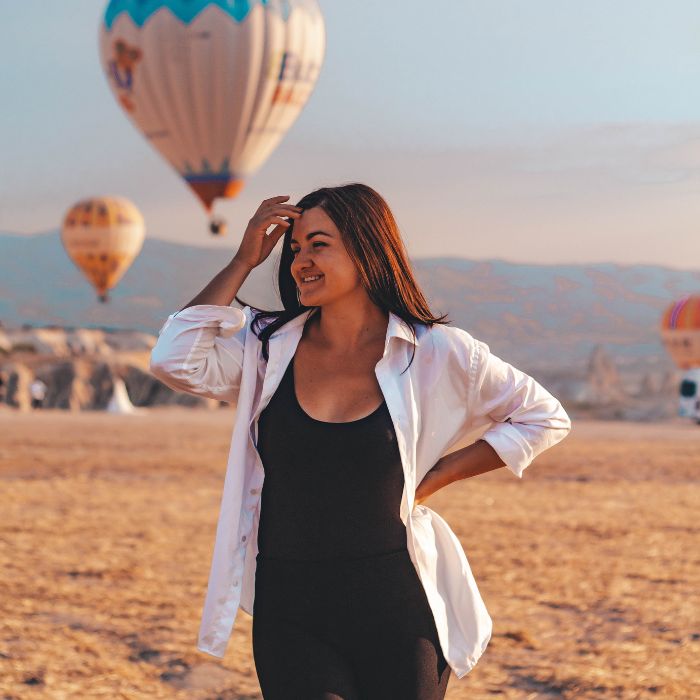 Ana u Kapadokiji, baloni u pozadini