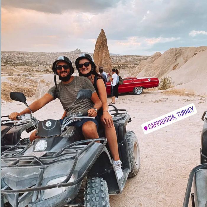 Ana i Krešo na quadu u pustinji