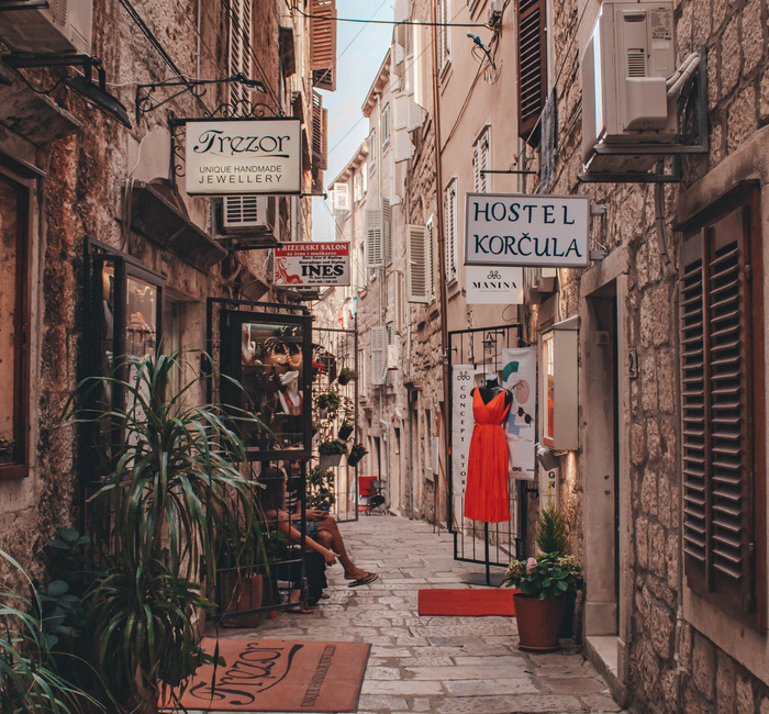 Stari grad Korčula kamena ulica.