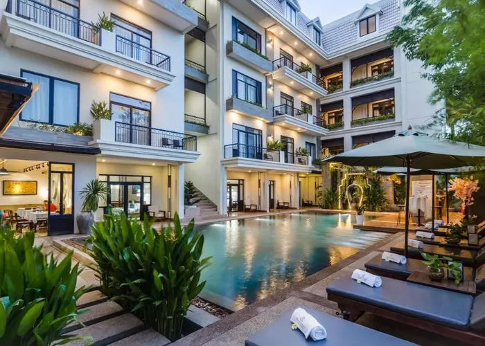 Bayon Modern Residence pool Sieam Reap