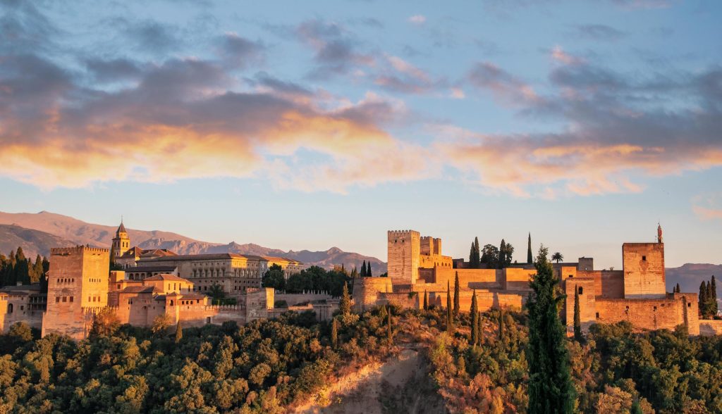Pogled na stari glad Alhambru