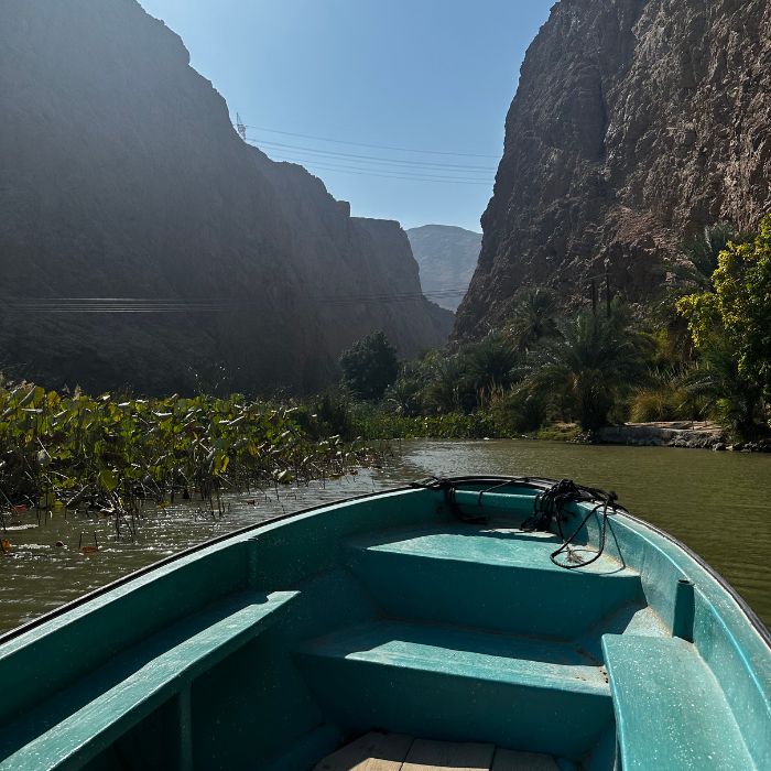 Brodić u Wadi Shab kanjonu
