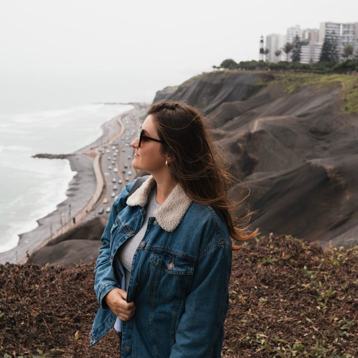 Ana Mihaljevic u Limi, pogled na ocean