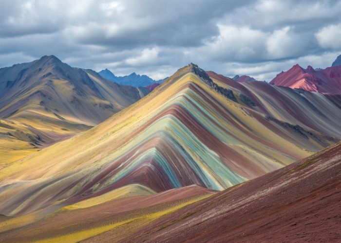 Dugina planina, oblaci i kontrastne boje