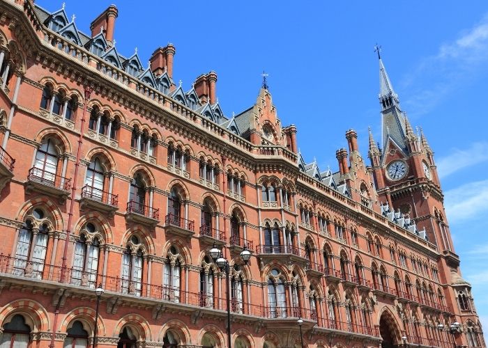 Stanica St. Pancras London, crvena zgrada