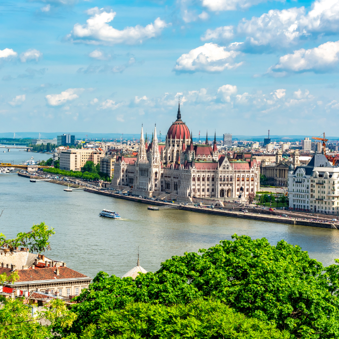 Parlament u Budimpešti i Dunav