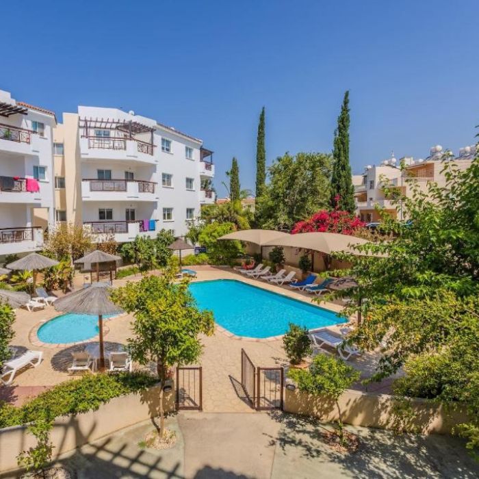 Hotel i bazen u Paphosu