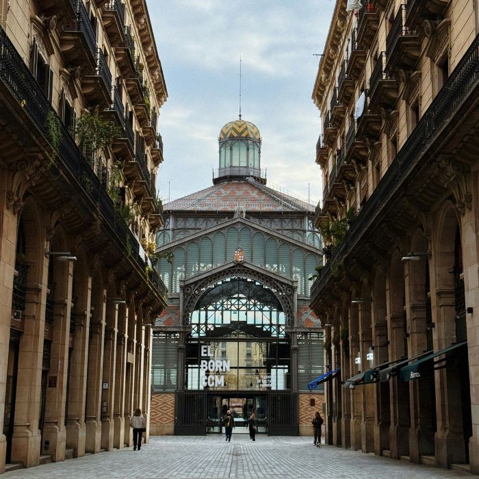 Na kraju ulice pročelje centra za kulturu u El Bornu, Barcelona