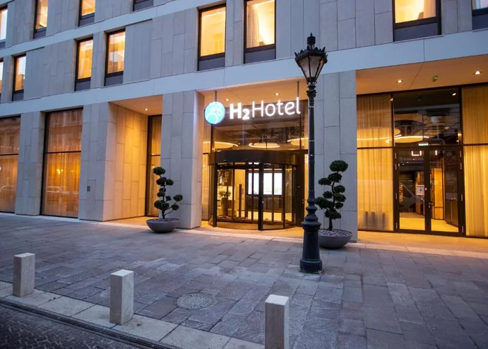 Ulaz u H2 Hotel Budapest u centru Pešte.