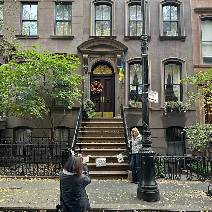 Pročelje kuće Carrie Bradshaw iz serije Sex i grad u Perry Streetu.