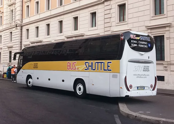 SIT Bus Shuttle autobus za prijevoz između Rima i aerodroma Fiumicino i Ciampino.